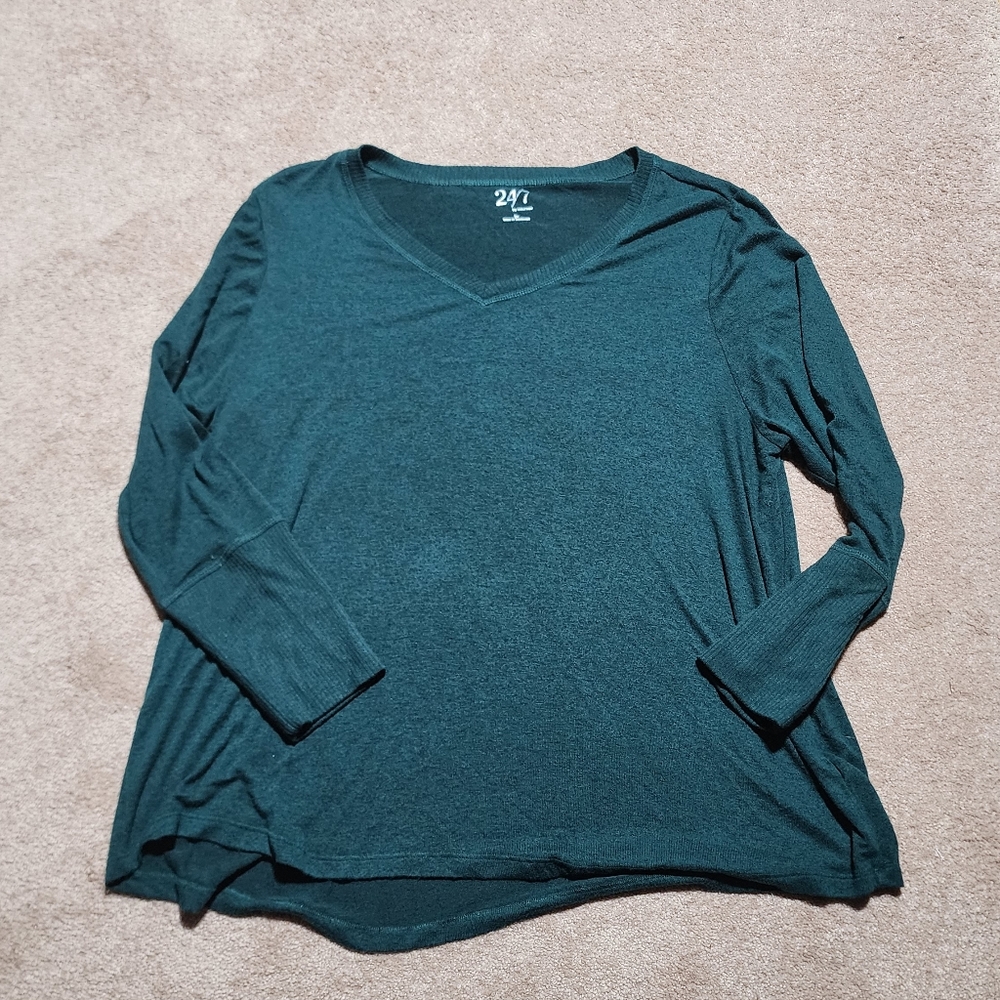 Maurices 24/7 LS Too size 2